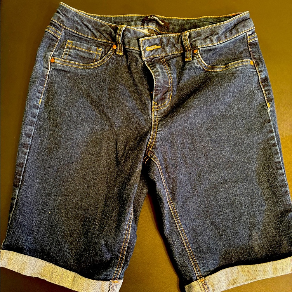 D. Jeans Bermuda Shorts